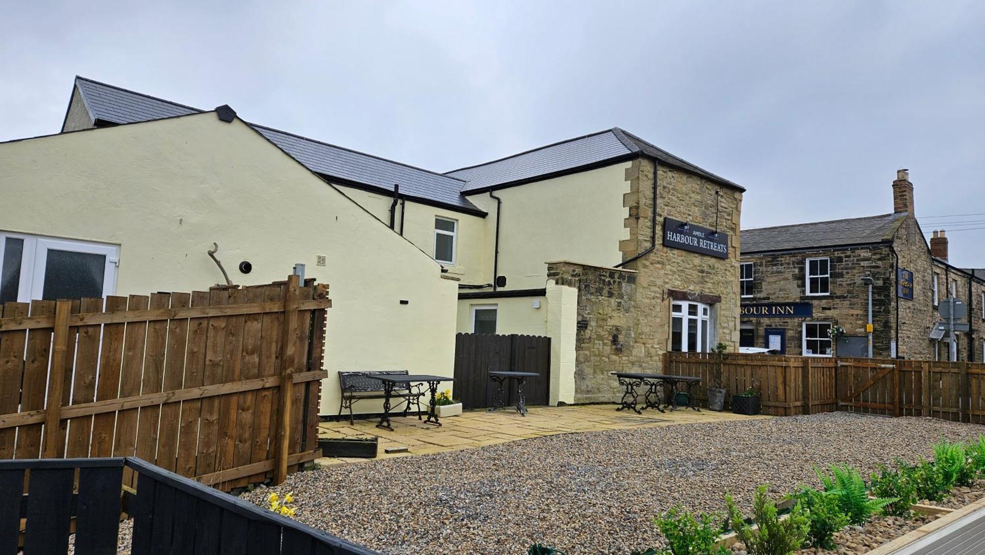 Amble Harbour Retreats Hotel Exterior photo